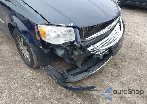 2016 Chrysler Town & Country Touring from USA, damaged, VIN 2C4RC1BG1GR118671